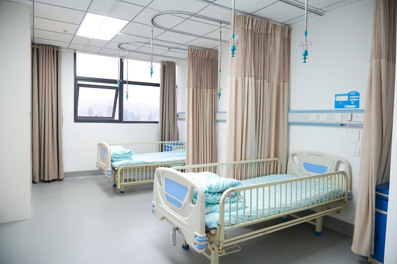 納雍縣婦幼保健院嶄新的兒科住院病房。