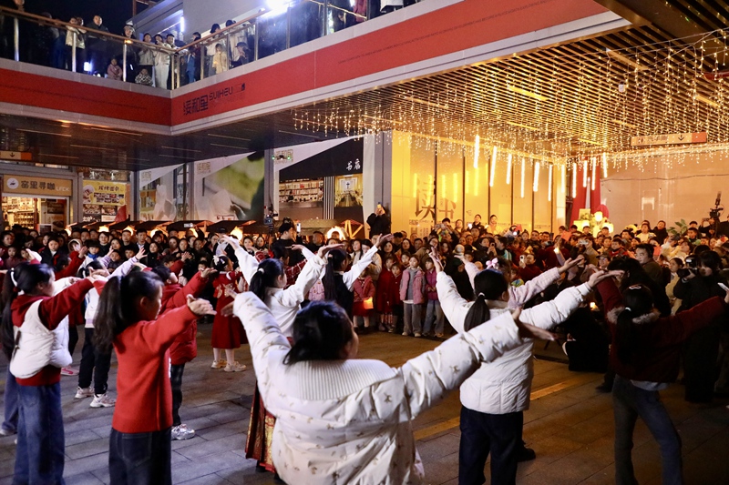 2 圖為跨年盛宴現場