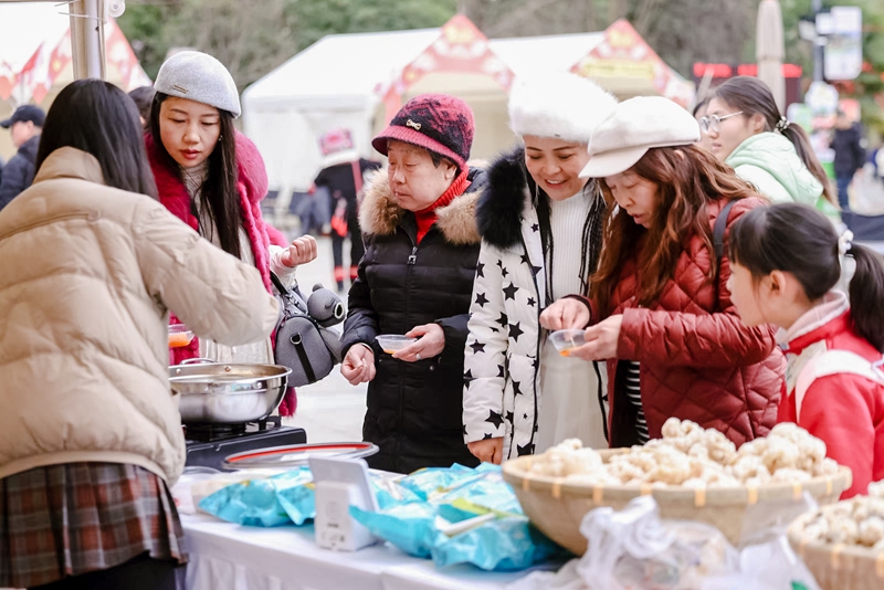 花溪公園迎新游園會。