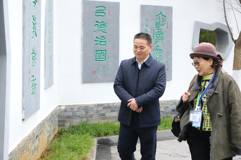 “香港惠苗協(xié)會(huì)幼師同行計(jì)劃”考察交流活動(dòng)在黔南師院?jiǎn)?dòng) (3)