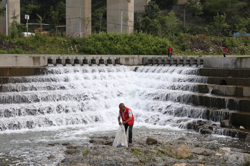石板灘除險加固后大壩全貌。
