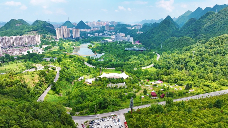 10 圖為國道246進入六盤水市區路段。王建霞 攝.jpg