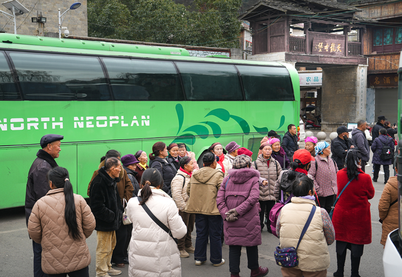 元旦假期天龍屯堡“暖意”濃 文化賦能激活冬游市場。