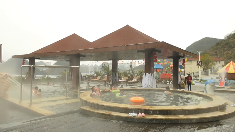 安順經開區溫泉引領冬日暖經濟。