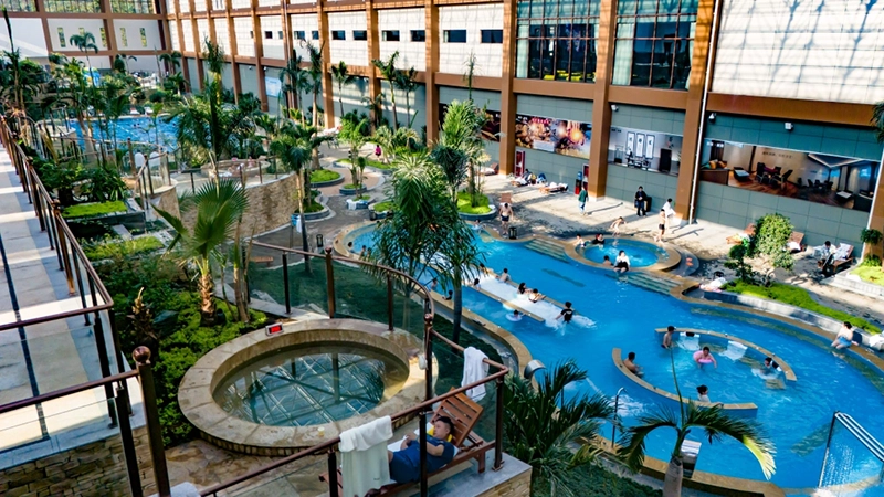 九股水溫泉“熱浪闖關(guān)季”直播嘉年華啟幕。