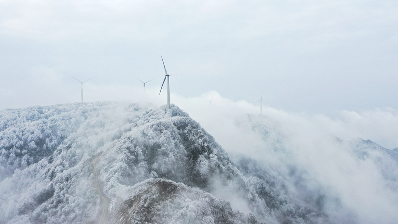 1月6日，在貴州省劍河縣南哨鎮(zhèn)老山界拍攝的霧凇景觀。