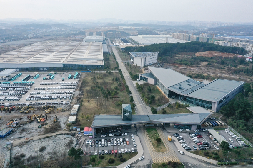 俯瞰貴州長江汽車產業園。石照昌攝