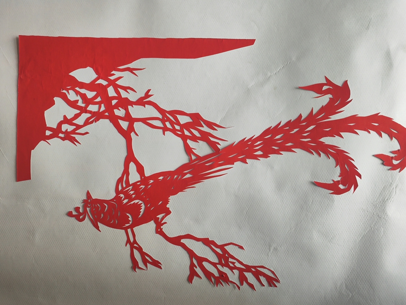 毛詩學的剪紙作品。 陳昱 攝 (2).jpg