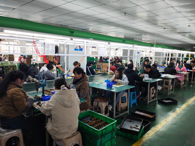 貴州盈利玩具有限公司生產(chǎn)車(chē)間 陳昱 攝