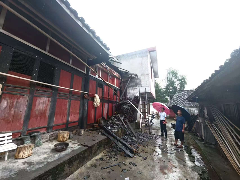 以腳步丈量民情 用實干踐行初心。