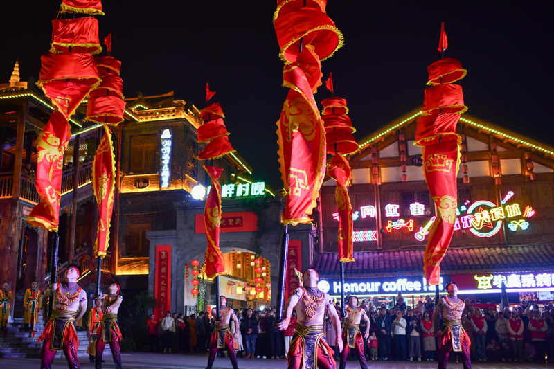 “村晚”現場中幡表演。王印攝