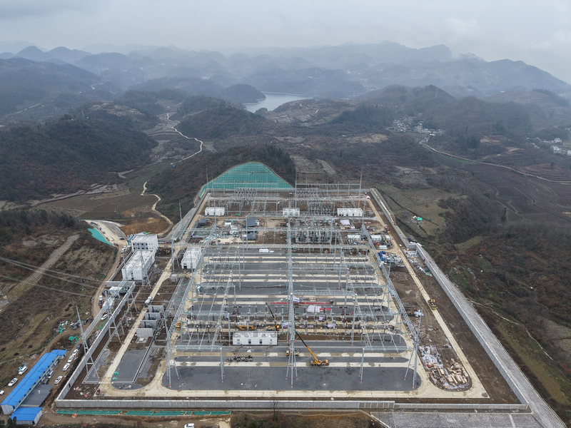 貴州電網(wǎng)500千伏務(wù)川輸變電工程正在加快建設(shè)。王檁攝