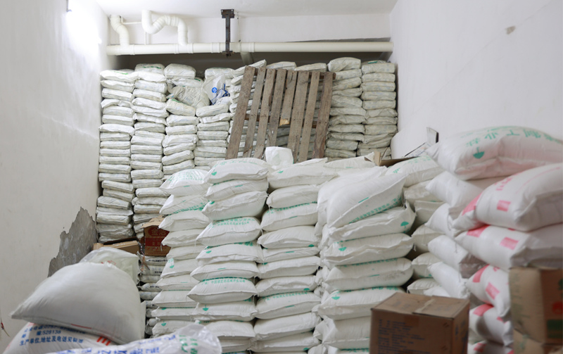 施秉縣各類應急物資分類碼放、儲備充足。