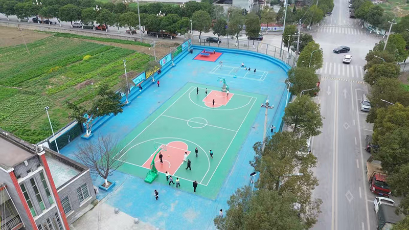 茅壩鎮茅壩社區標準化籃球場。