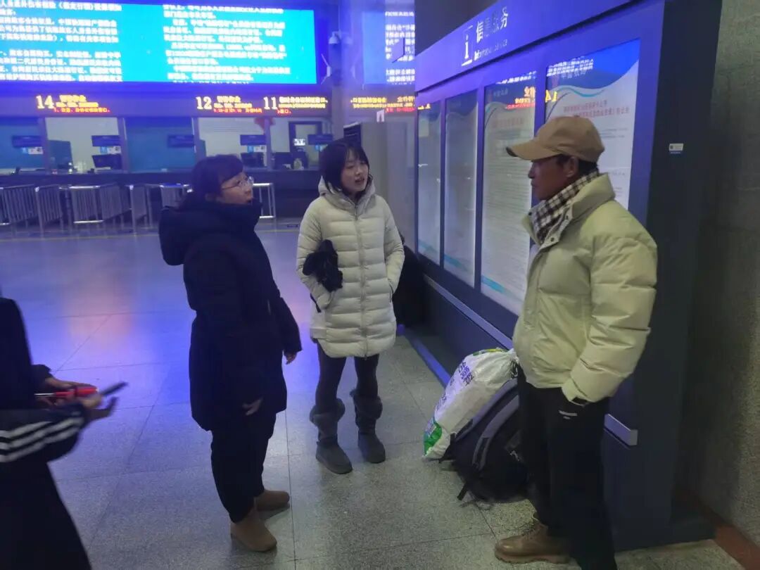 貴陽火車站巡查現場。