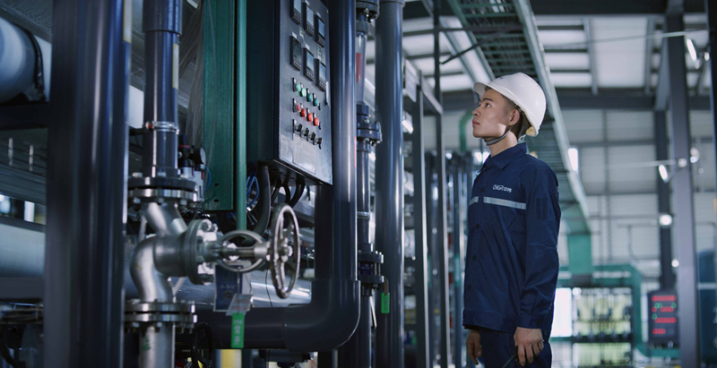 中偉新材環保膜處理車間。