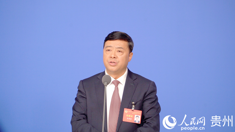 貴州省政協委員、貴州民族大學黨委書記呂國富。人民網 陽茜攝