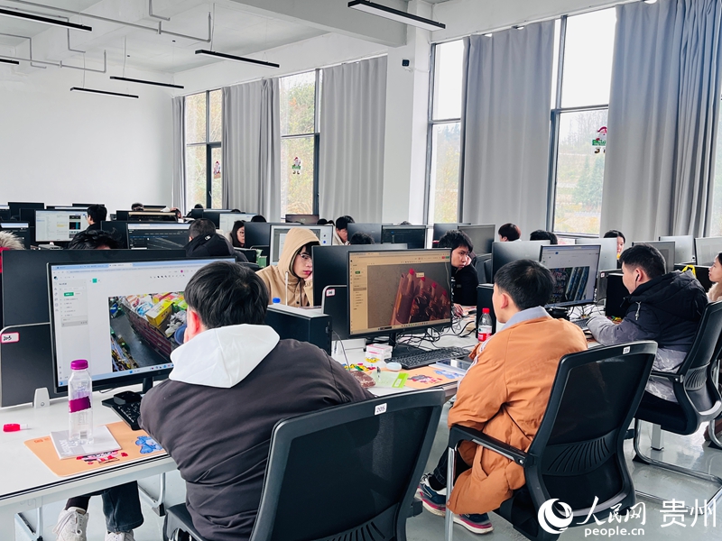 在貴陽市觀山湖區,數據標注正“火熱”。人民網記者 陳潔泉攝.jpg