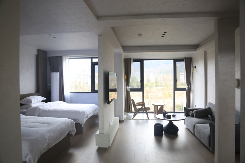 民宿酒店建設(shè)穩(wěn)步推進(jìn)。