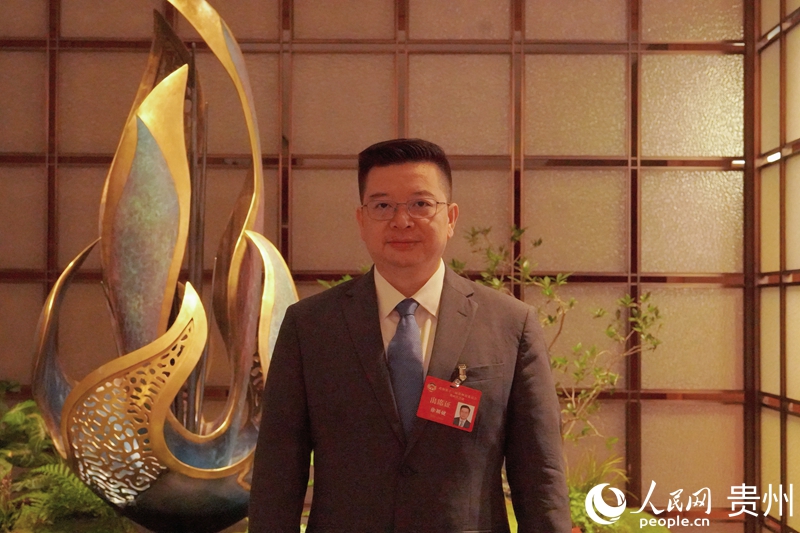 貴州省政協委員徐穎鍵參加2026貴州省兩會。人民網 黃小桃攝.jpg