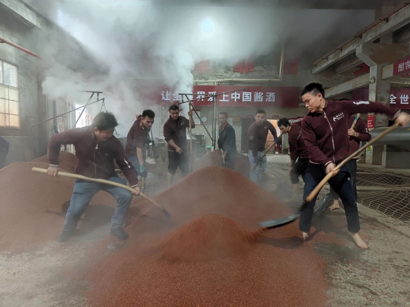 4 圖為圖為釀酒生產(chǎn)車間.jpg