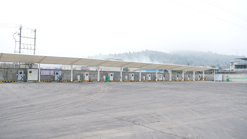 圖為新建的新能源充電樁。