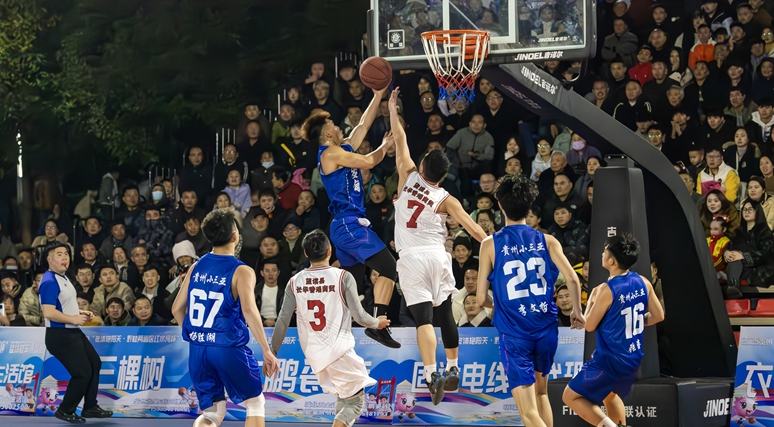 冬日球場激戰正酣 黔桂兩省區11支隊伍齊聚暖冬羅甸