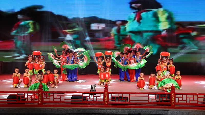 構(gòu)建非遺傳承新體系。