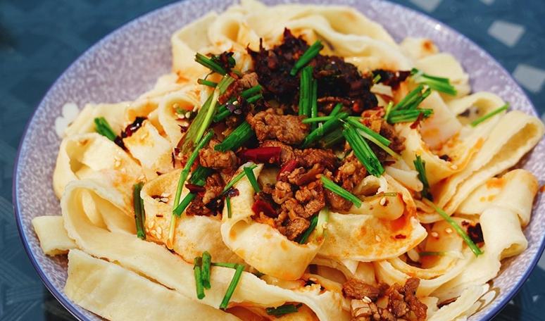 貴州思南：石磨磨漿 柴火慢烙 綠豆粉鎖住百年香