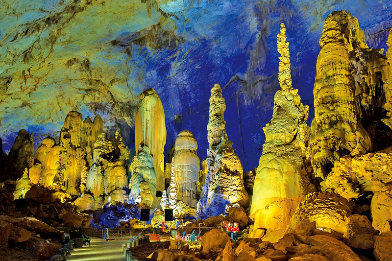 3織金洞千姿百態映國寶 賈慶祥攝s.jpg