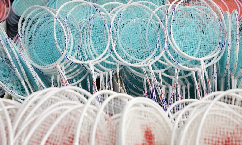 2、羽毛球拍產(chǎn)品 。