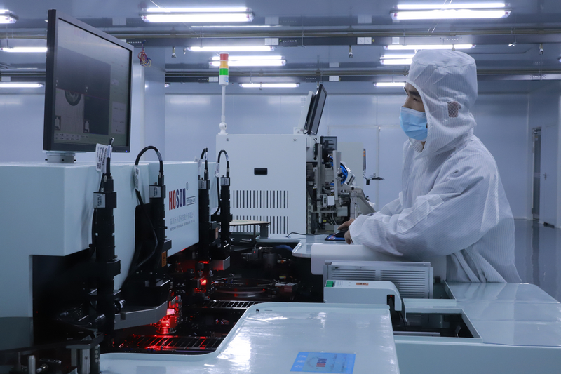 貴州硅耐光電有限公司生產(chǎn)車間。楊序成攝