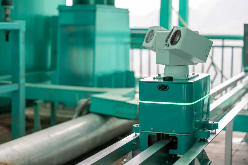 智能巡檢機器人正在工作。貴州交通職業大學供圖