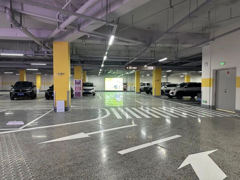 金沙長(zhǎng)安里地下車位。 黃源匯 攝.jpg