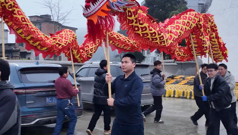 仙源舞龍隊訓練熱情高漲。習水縣融媒體中心供圖