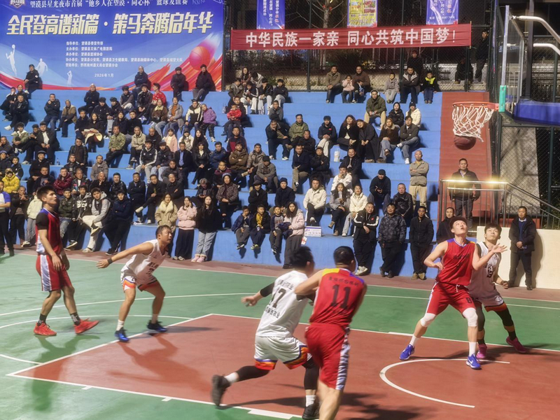 一投命中。胡亦攝