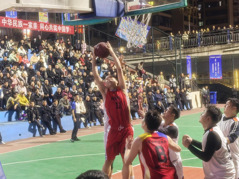 精彩瞬間。胡亦攝