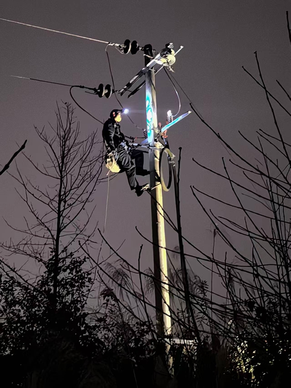 貴州松桃：電力護航添動能 助企沖刺“開門紅”。