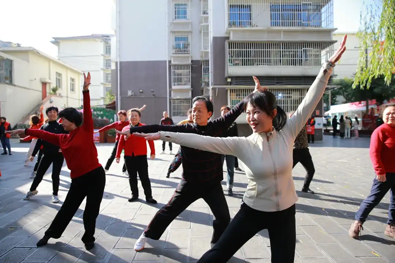 紅紅火火過大年，全民健身譜新篇。