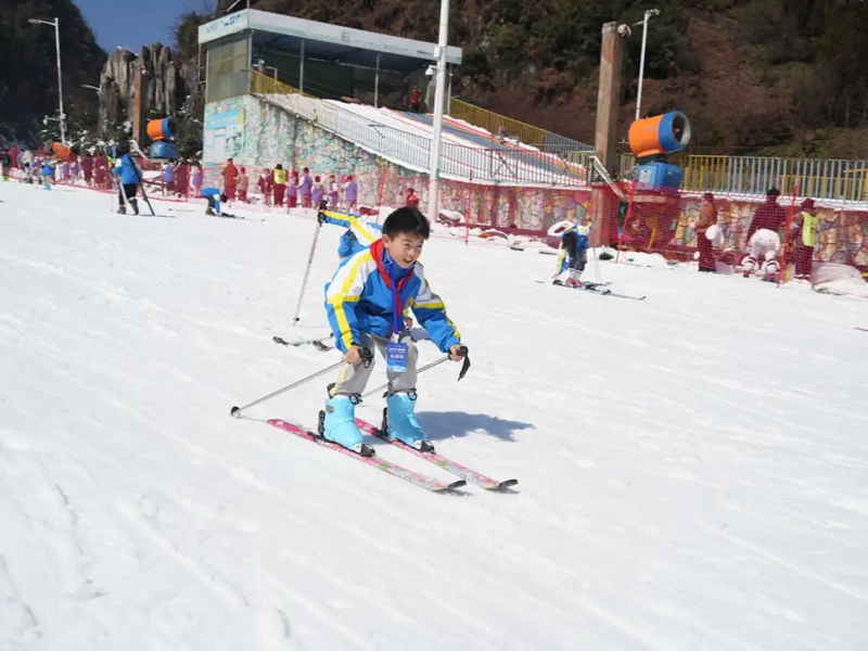 紅紅火火過大年，全民健身譜新篇。