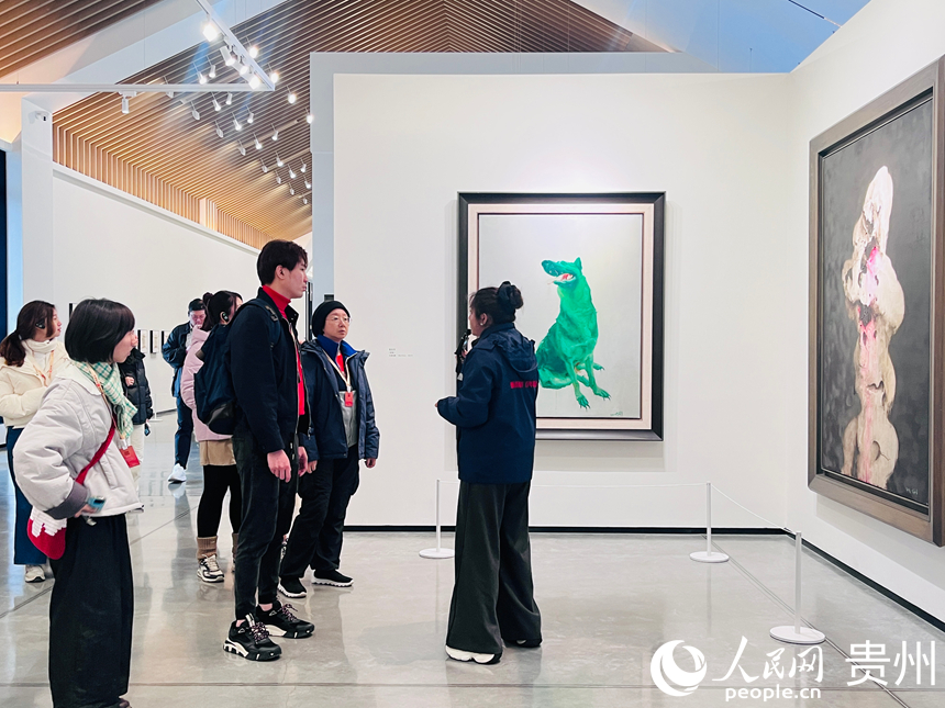 酒莊藏在藝術(shù)中心。人民網(wǎng)記者 陳潔泉攝