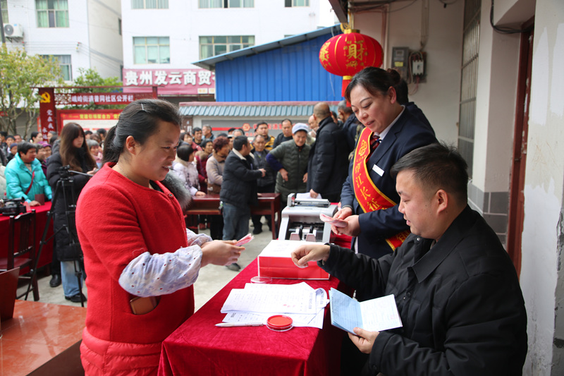 圖為分紅現場。梅亞軍攝