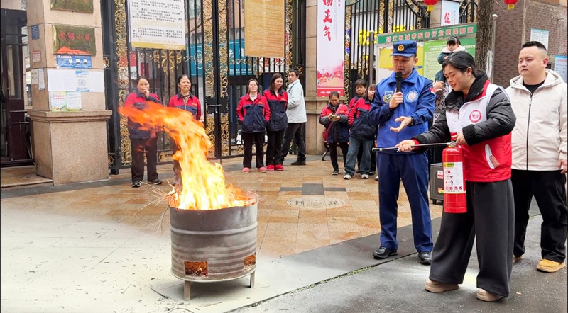 圖為組織志愿者開展技能培訓。