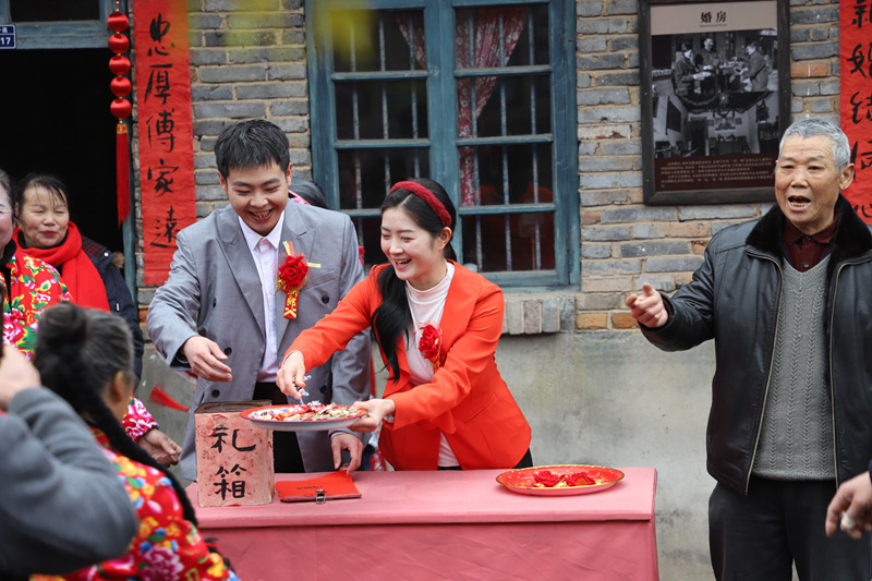 短劇基地 “點燃”冬季旅游 (1)