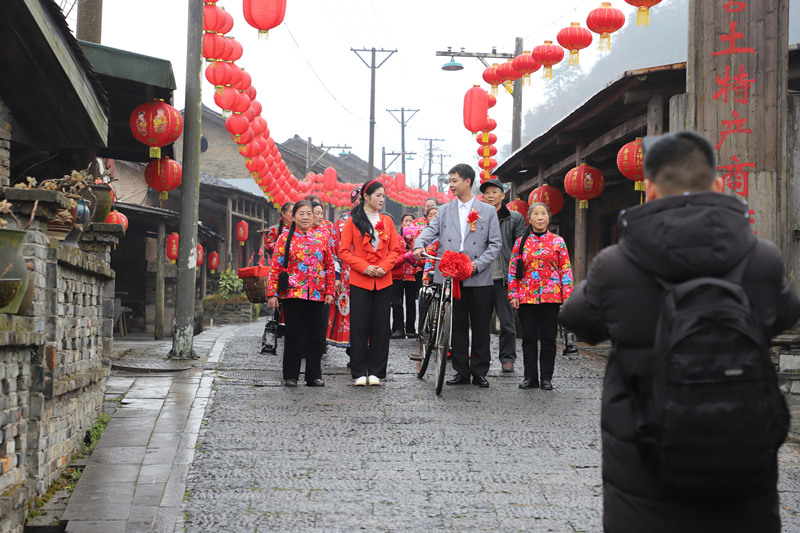 短劇基地 “點燃”冬季旅游。