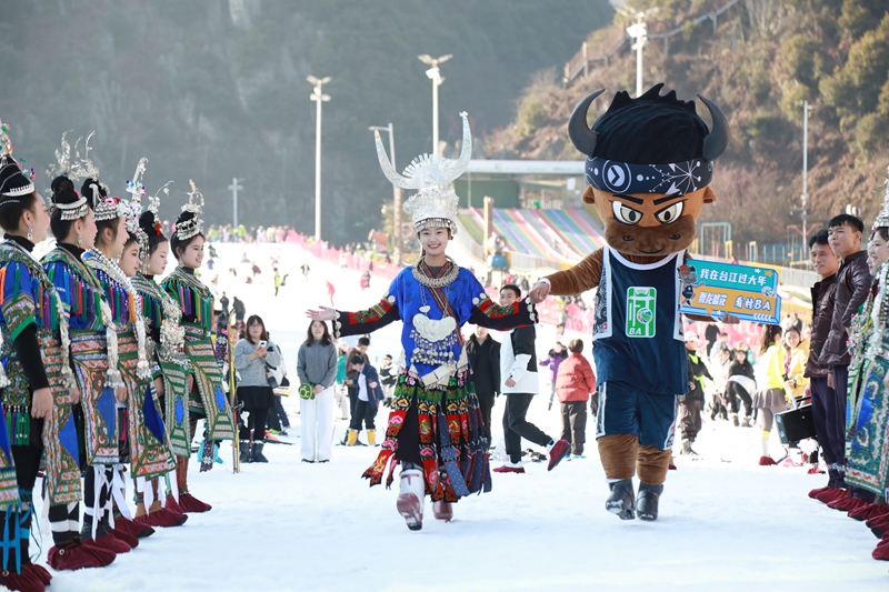 村潮出圈，黔東南“村”字號文旅天團闖雪場，冬趣不止。