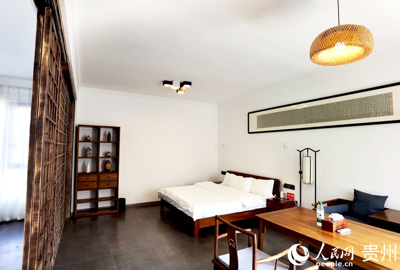 言語(yǔ)堂民宿的客房一角。人民網(wǎng)記者 王秀芳攝