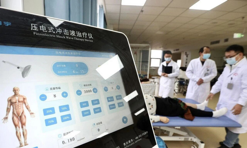 記幫扶專家陳俊琦為貴州納雍山區患者點亮康復之路。