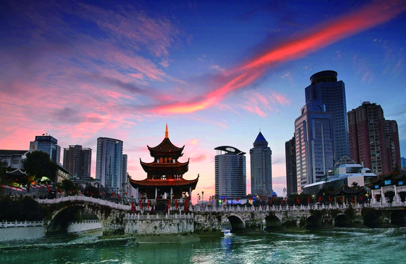 甲秀樓。曹經建攝