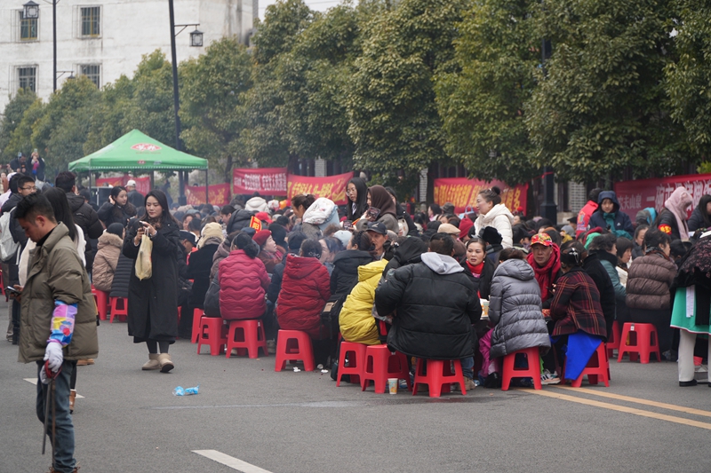 4 圖為屯堡村宴開席,千人同席共食.jpg